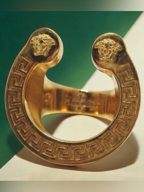 VERSACE Medusa Head Scarf Ring ✨🤩